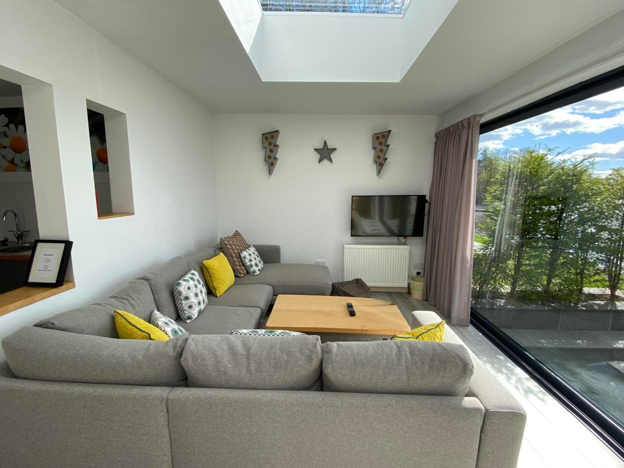 Lochend Chalets Port Of Menteith Exteriör bild